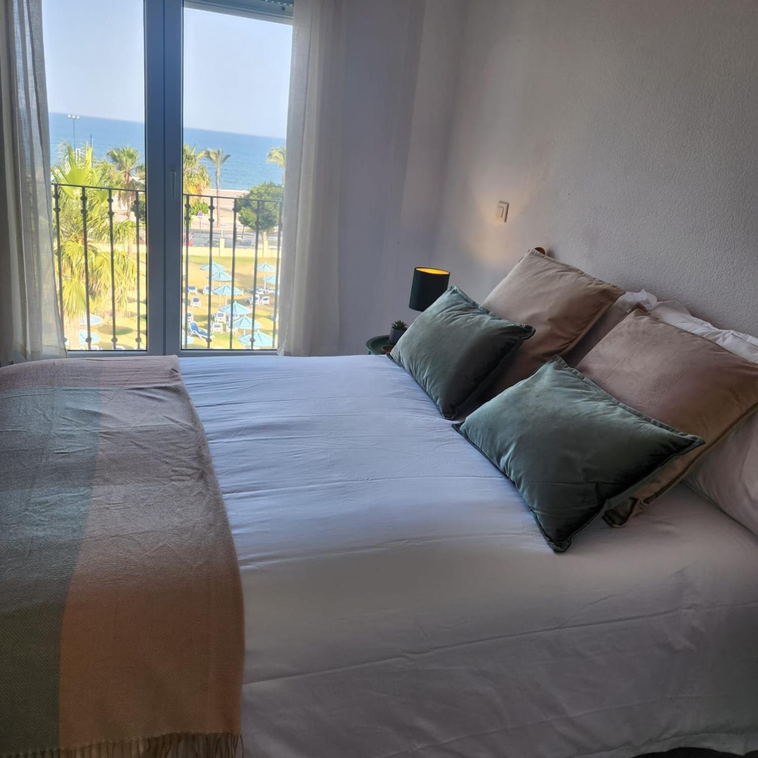 Apartamento Frente Al Mar En Torremolinos, Malaga Exterior photo