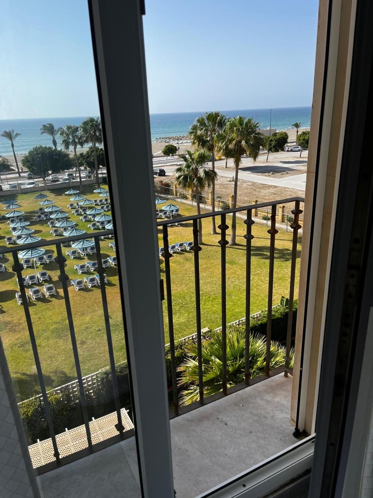 Apartamento Frente Al Mar En Torremolinos, Malaga Exterior photo